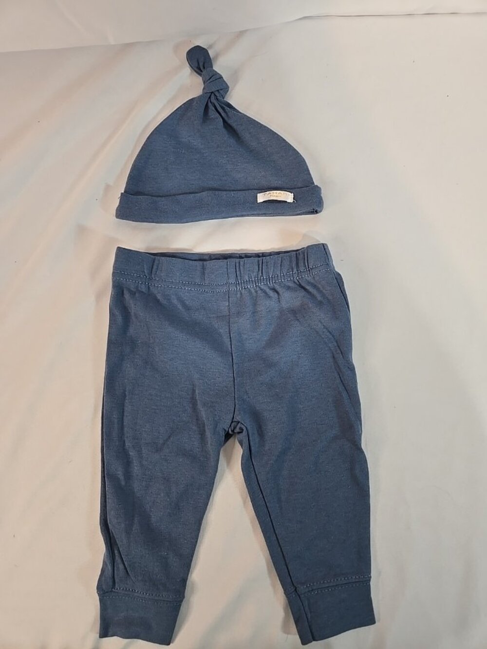 Tahari Baby Hat and Pants Set Size 6-9 mths Blue